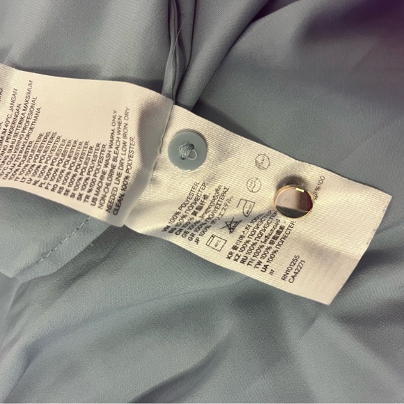 H&M “Satin-Like” Collar Button Down Top - Picture 10 of 10